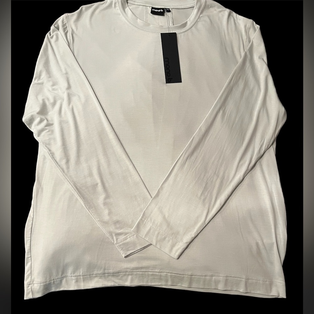 NWT Mono B athleisure shirt